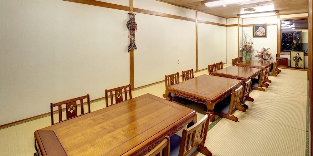 Okinawa Sun Plaza Hotel Наха Экстерьер фото