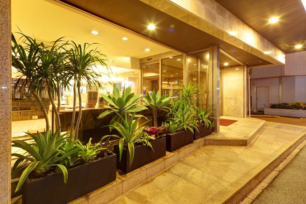 Okinawa Sun Plaza Hotel Наха Экстерьер фото